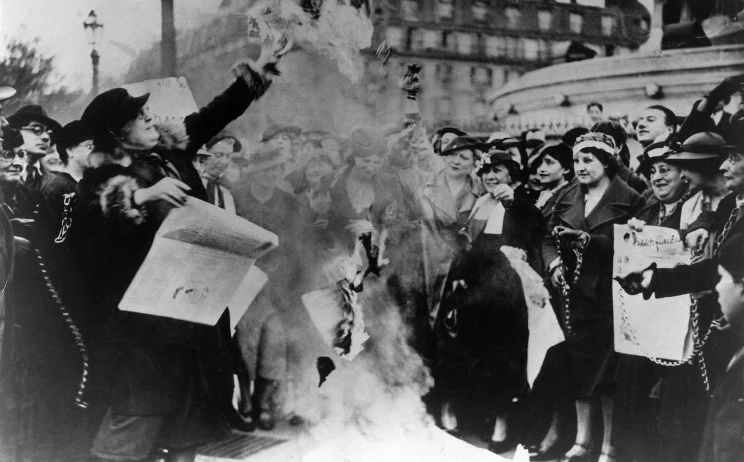 Demonstration zum Frauenwahlrecht